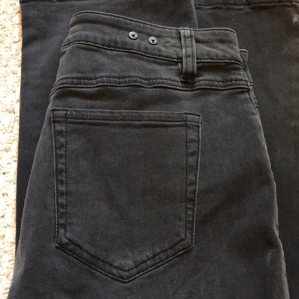 NWT CAbi Shadow Slim Boot Jean - Picture 2 of 5